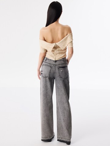 Twist Shirt in Beige