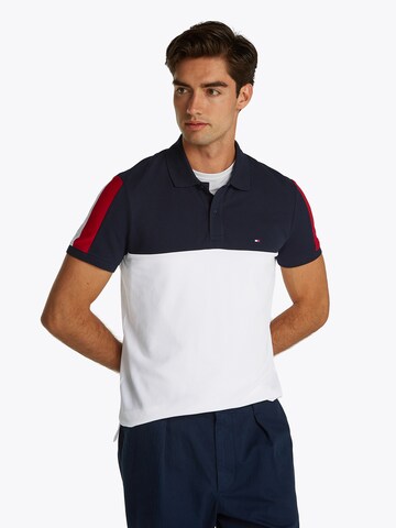 T-Shirt TOMMY HILFIGER en blanc : devant