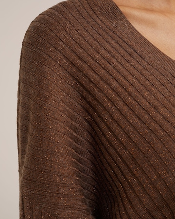 WE Fashion Sweater in Brown