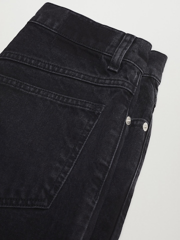 MANGO Avsmalnet Jeans 'Mom80' i svart