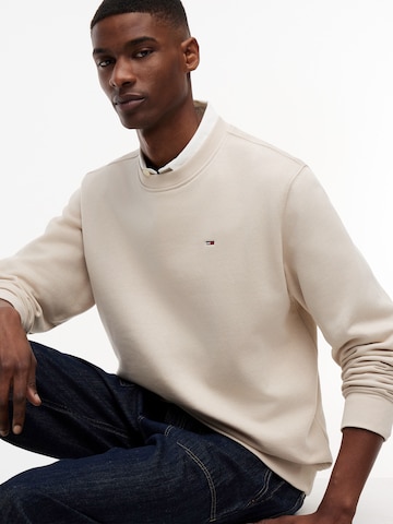 Tommy Jeans Collegepaita värissä beige