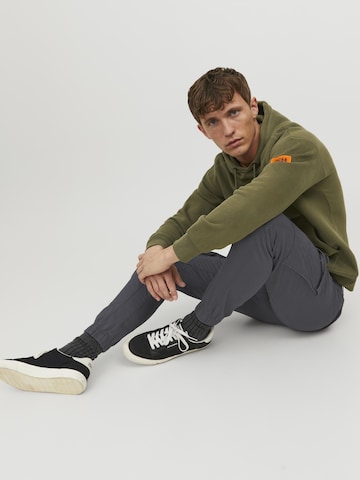 Effilé Pantalon cargo 'JJIPaul JJFlake' JACK & JONES en gris