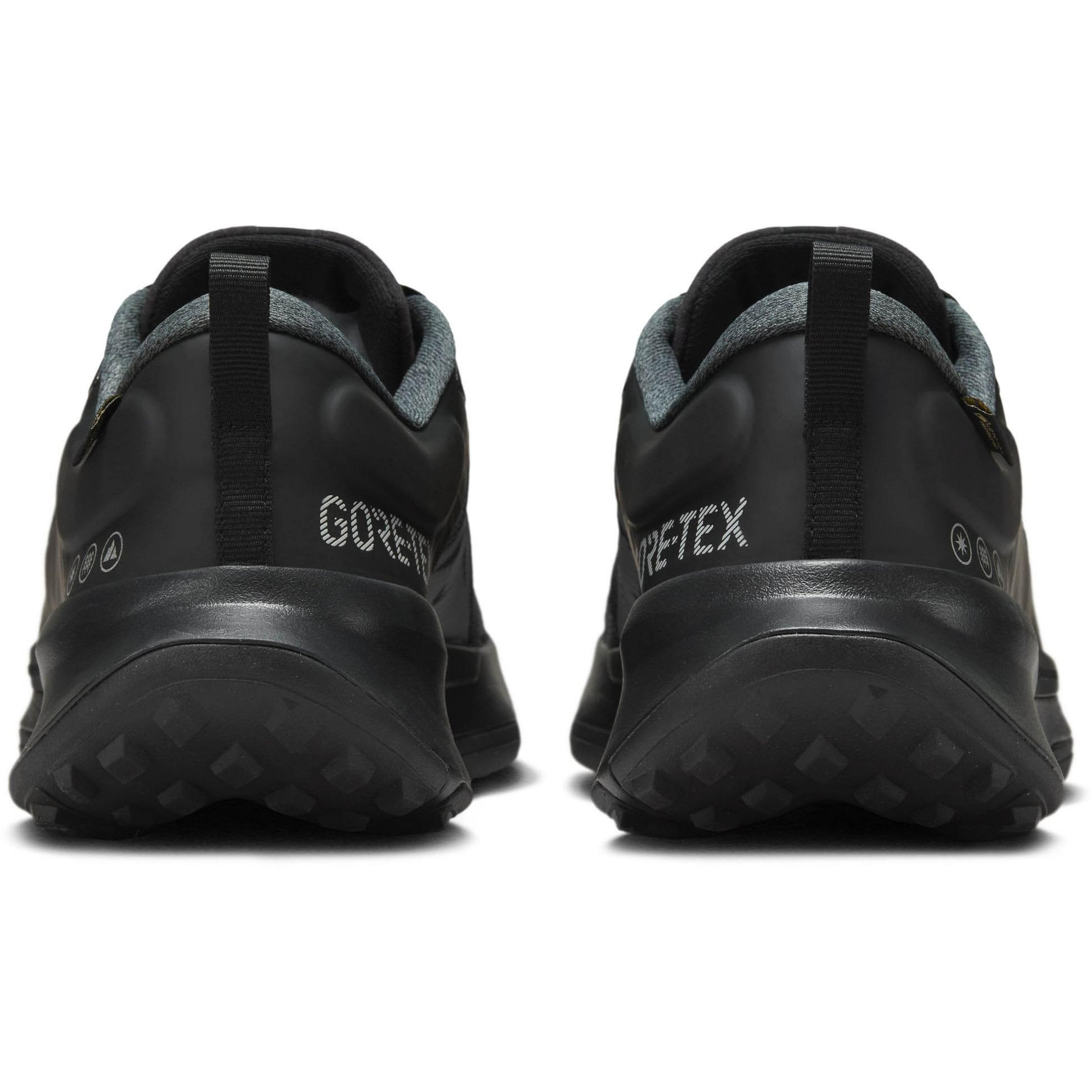 NIKE Athletic Shoes in Black