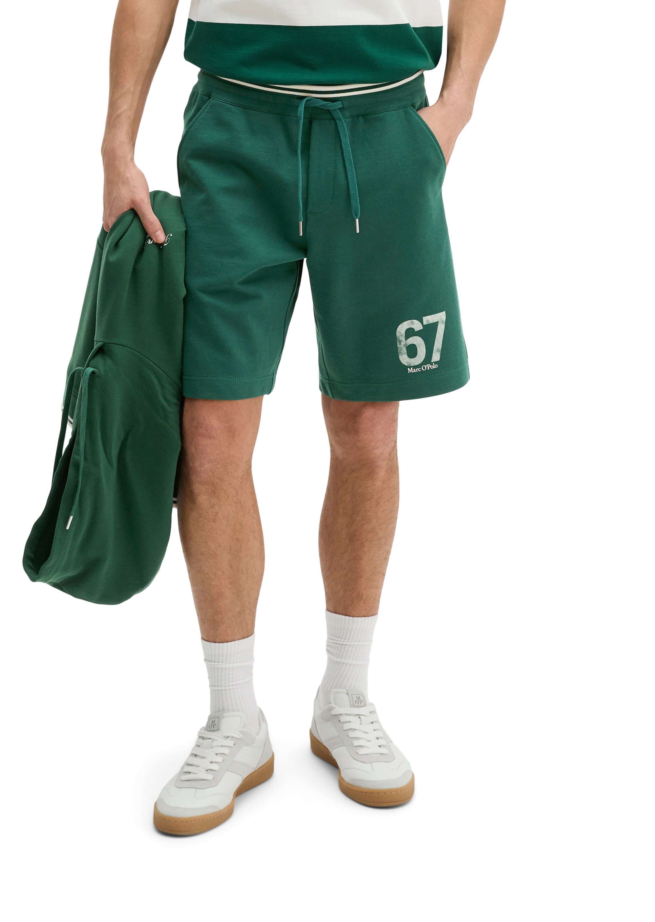 Marc O'Polo Regular Trousers in Green: front