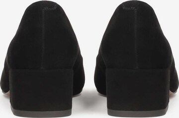 Kazar Pumps in Black