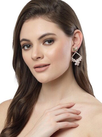 AVANT-GARDE PARIS Ohrringe 'Vesnaka' in Gold