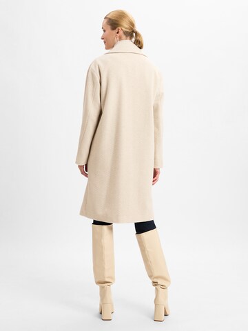 Fuchs Schmitt Between-seasons coat in Beige