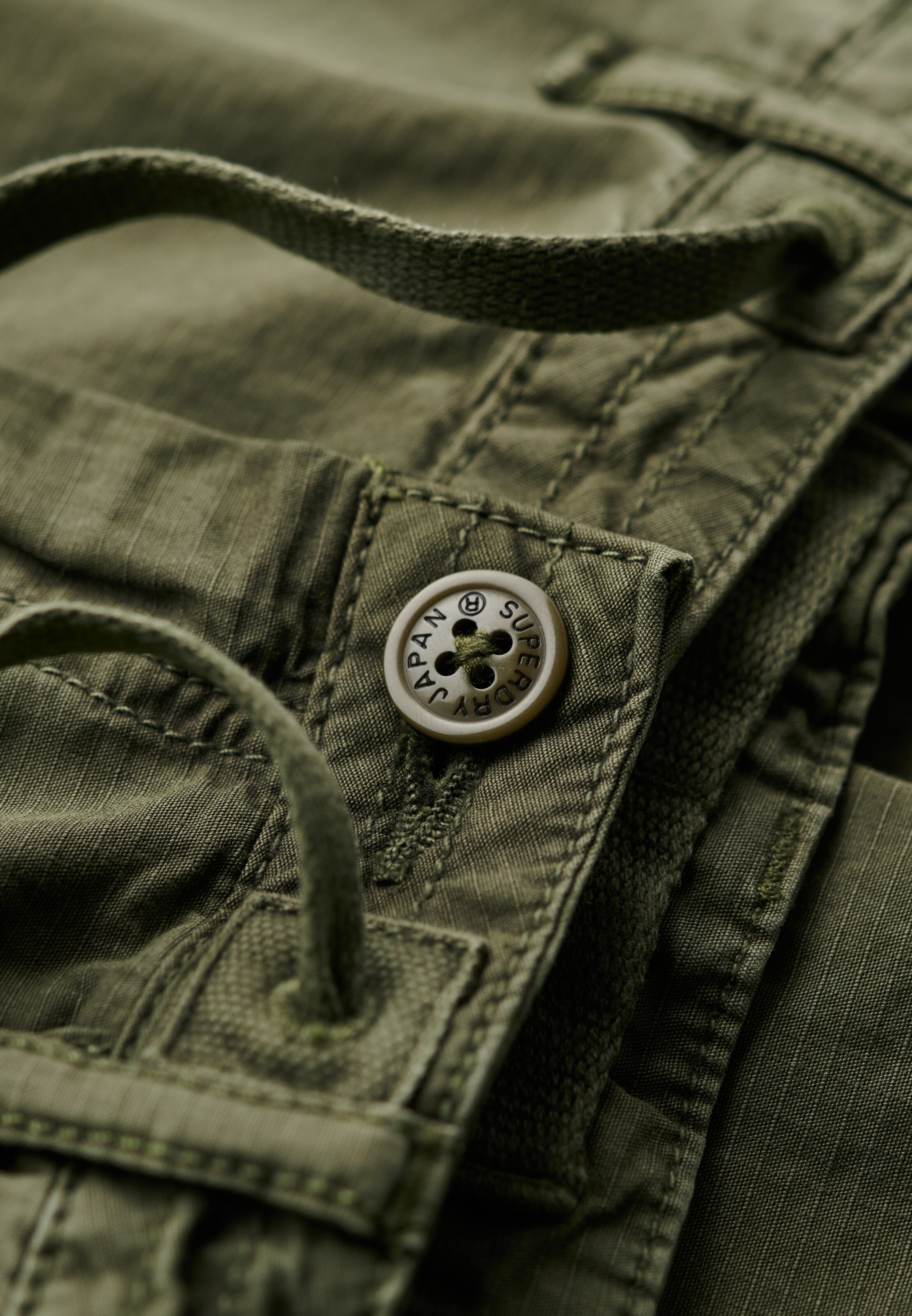 Superdry Loosefit Hose in Grün