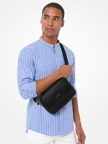 Sac à bandoulière 'Michael Kors Sac à bandoulière Homme Hudson en cuir grainé Noir' MICHAEL Michael Kors en noir : devant