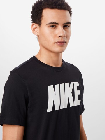 Nike Sportswear T-Shirt in Schwarz