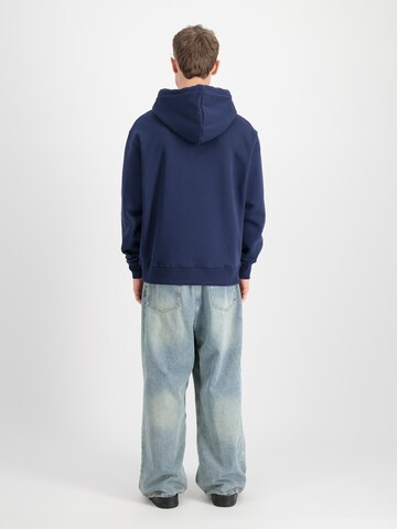 ALPHA INDUSTRIES Sweatshirt in Blauw