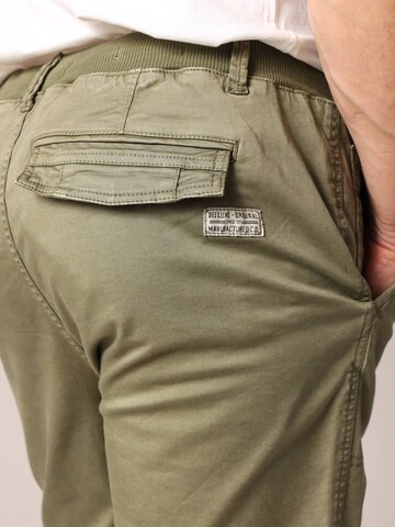 Regular Pantalon 'HAMIKO' Deeluxe en vert