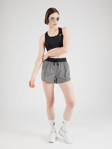 NIKE - regular Pantalón deportivo 'Division' en negro