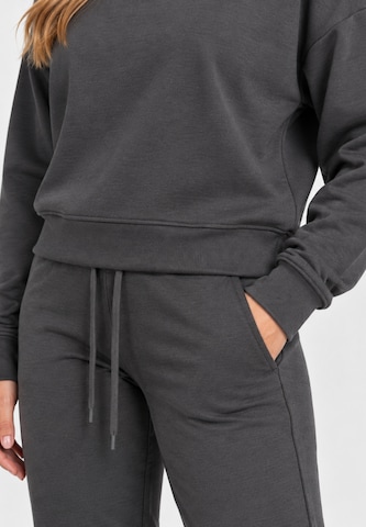 Elara Set in Grey