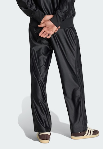 ADIDAS ORIGINALS - Loosefit Pantalón 'Firebird' en negro