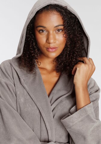 VIVANCE Bathrobe short 'Dreams' in Grey