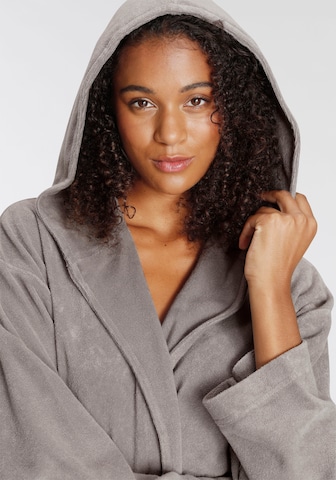 VIVANCE Short Bathrobe 'Dreams' in Grey