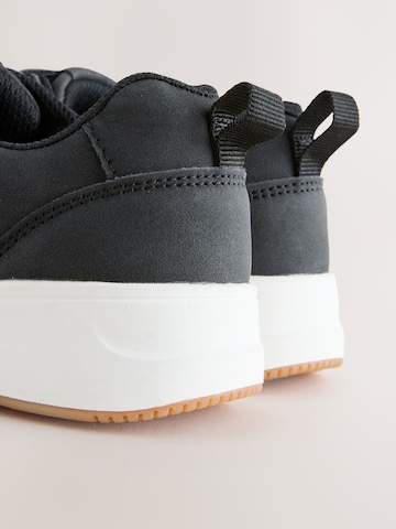 Baskets Next en noir