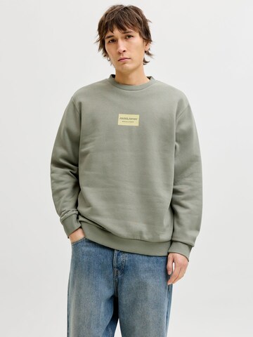 JACK & JONES Sweatshirt i grøn: forside