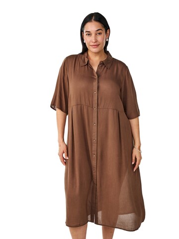 Abito camicia 'Erose' di Zizzi in marrone