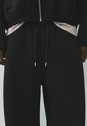 Pull&BearWide Leg/ Široke nogavice Hlače - crna boja