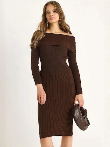 Bianco Lucci - Vestido 'Midi' em castanho: frente