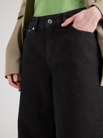 Effilé Jean & Other Stories en noir