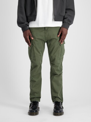 ALPHA INDUSTRIES Regular Cargobroek in Groen: voorkant