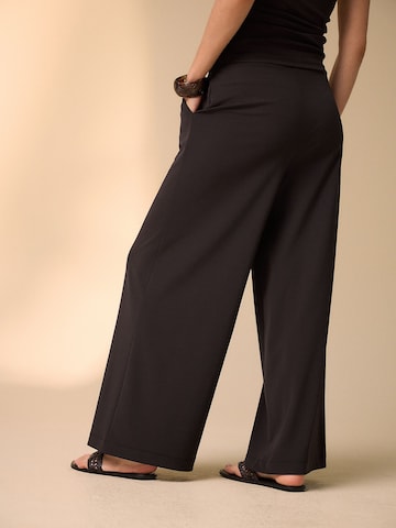 Next Wide Leg Hose in Braun