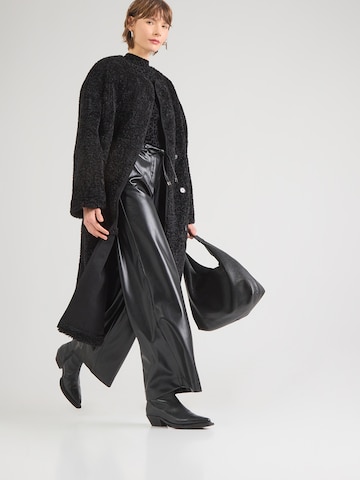 ABOUT YOU Široke hlačnice Hlače 'Fenna' | črna barva