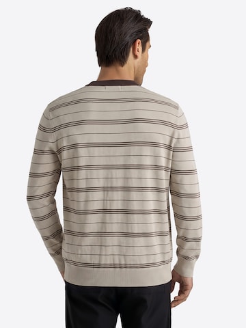 Pullover di Vantory in verde