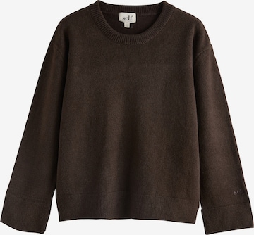 Pull-over self. en marron : devant
