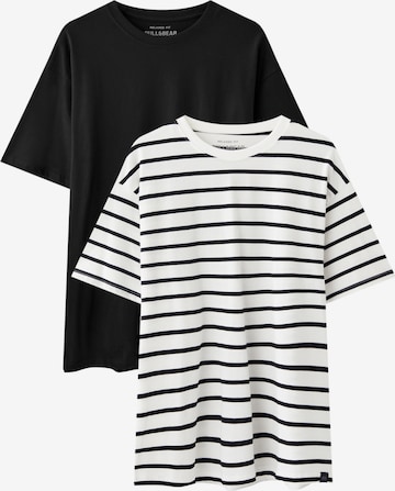 Tricou de la Pull&Bear pe negru: față