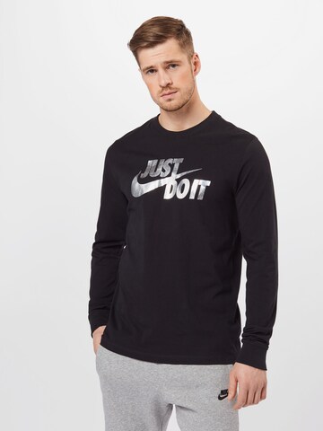 Nike SportswearSweater majica - crna boja: prednji dio