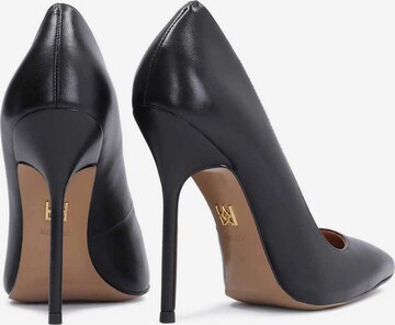 Kazar Pumps in Black