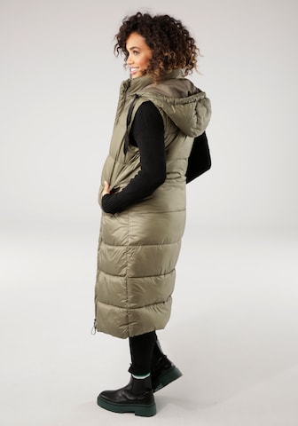 TAMARIS Winter Coat in Green