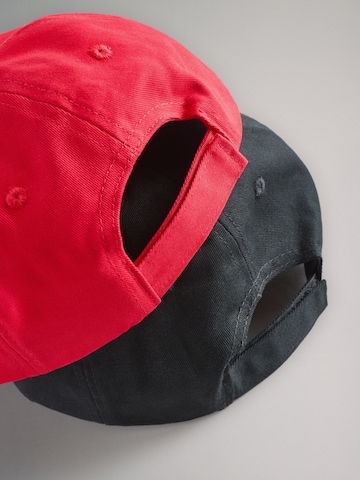 The Set Cap in Red
