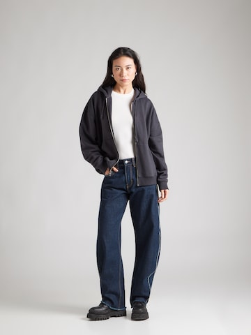 WEEKDAY Тениска 'Mina' в бяло