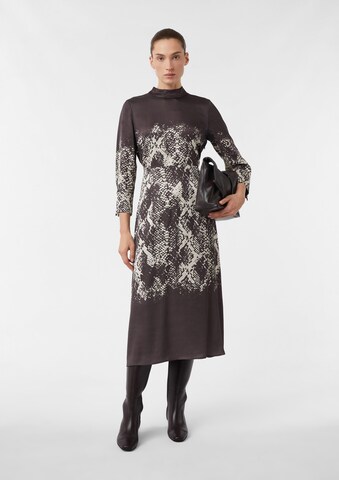 COMMA Jurk in Bruin: voorkant