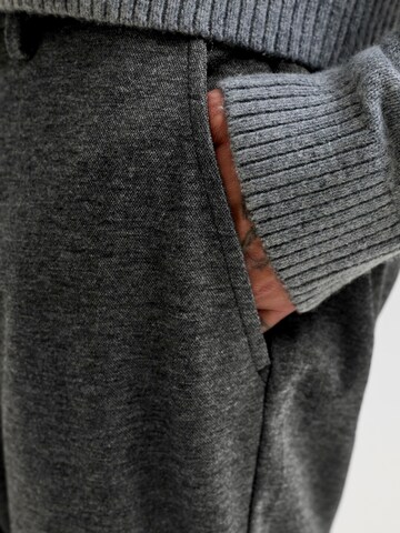 JACK & JONESregular Chino hlače 'JPSTOLLIE DEVON' - siva boja