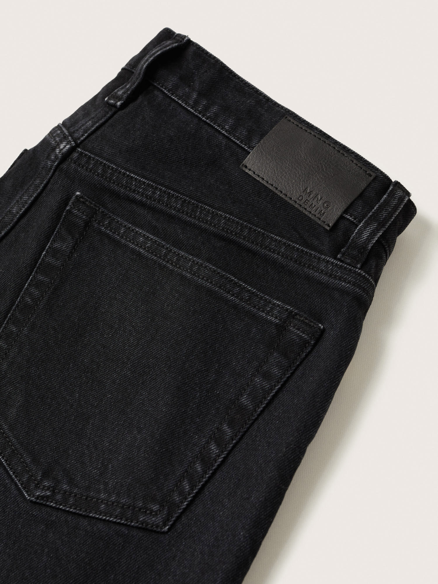 MANGO Jeans Premium in Schwarz 
