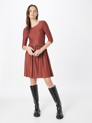 Robe 'Jessie' ABOUT YOU en marron : devant