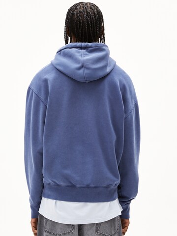 ARMEDANGELS Sweatshirt in Blue