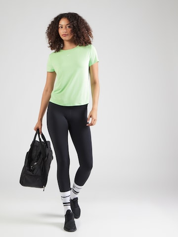 T-shirt fonctionnel 'One Classic' NIKE en vert