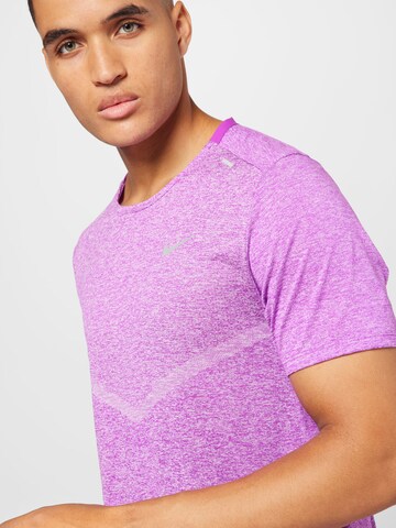 NIKE - Camiseta funcional 'Rise 365' en lila