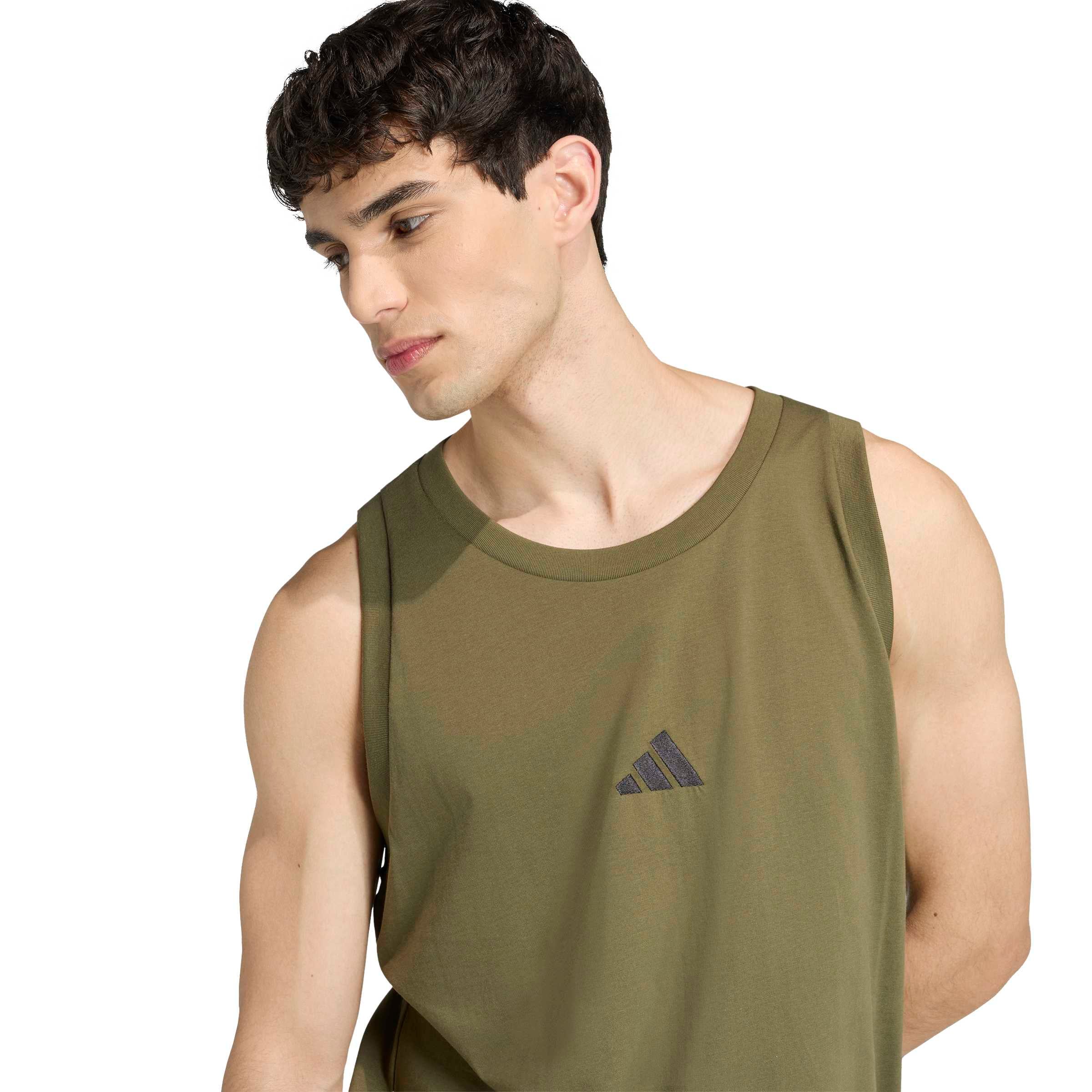 ADIDAS SPORTSWEAR Koszulka funkcyjna w kolorze zielony