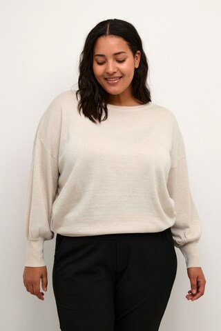 Pull-over 'Regitta' KAFFE CURVE en beige : devant