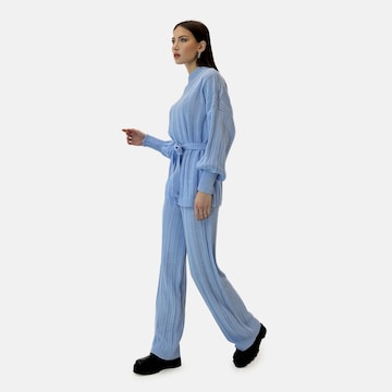 Elara Trui in Blauw