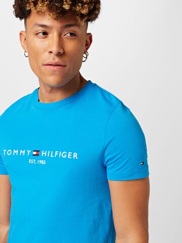 TOMMY HILFIGER Klasický střih Tričko – modrá