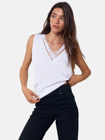 Lipsy Top in Wit: voorkant